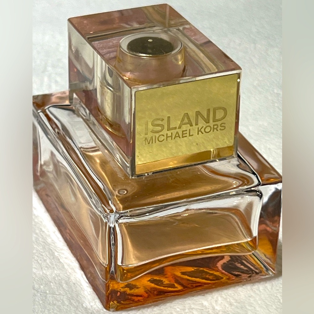 Michael Kors Island Hawaii Eau de Parfum for Women - Picture 2 of 4
